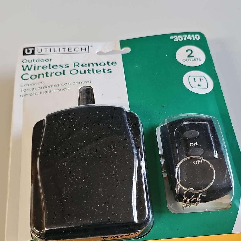 Utlitech Outdoor Wireless Remote Control 2 Outlets.